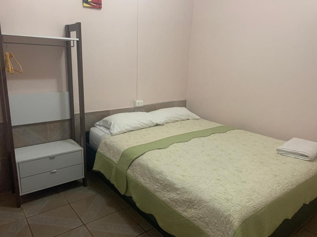 Hostal Iria Antofagasta Esterno foto